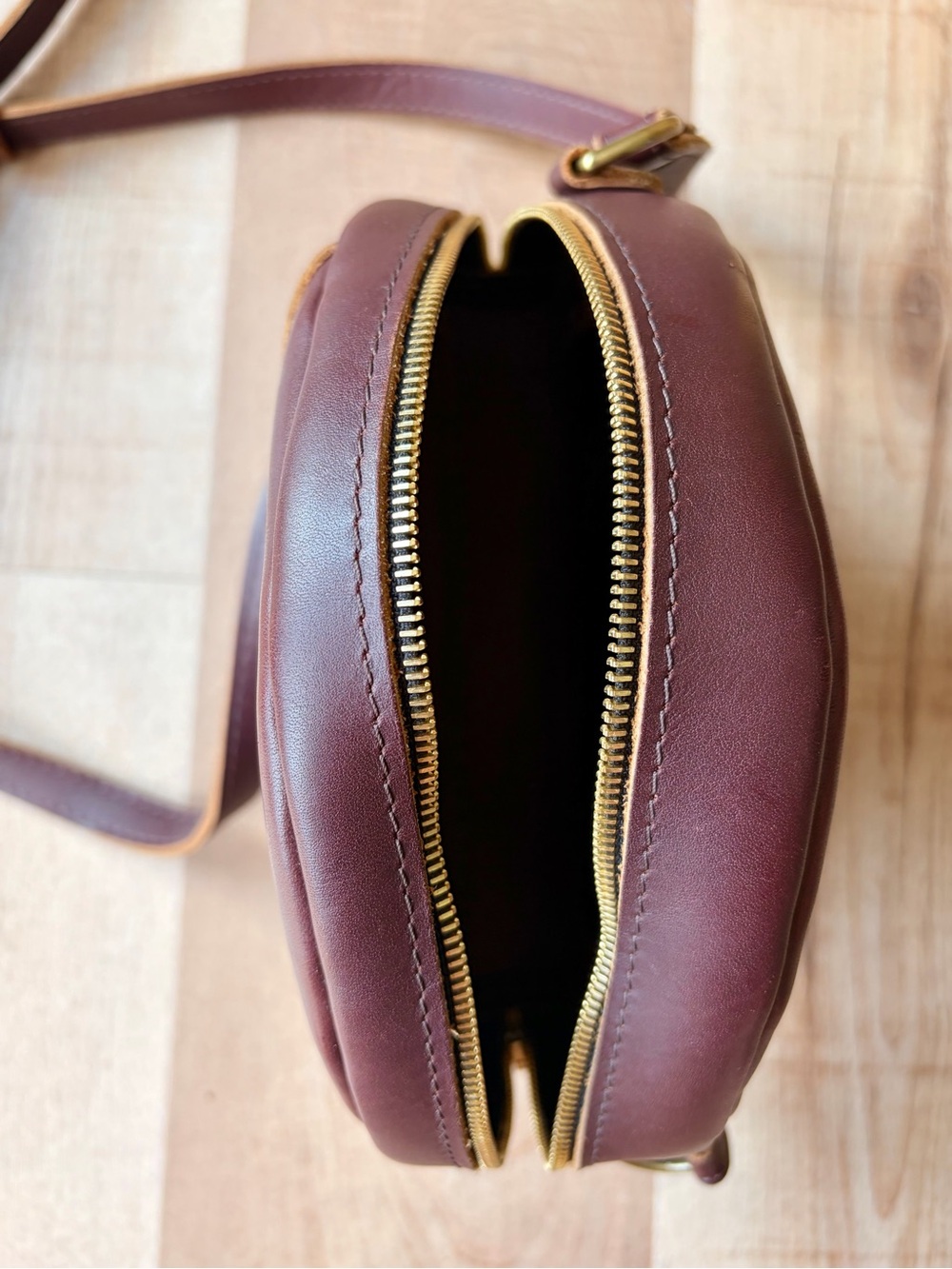 Portland Leather Large Circle Crossbody Bag - Cognac - Picture 8 of 12